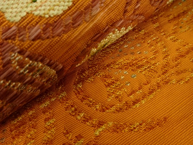  花唐草模様織り出し　名古屋帯